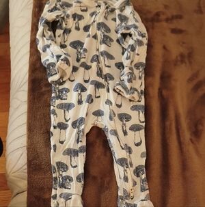 Lot Of 4 Bamboo Sleepes Size 0-3 Month